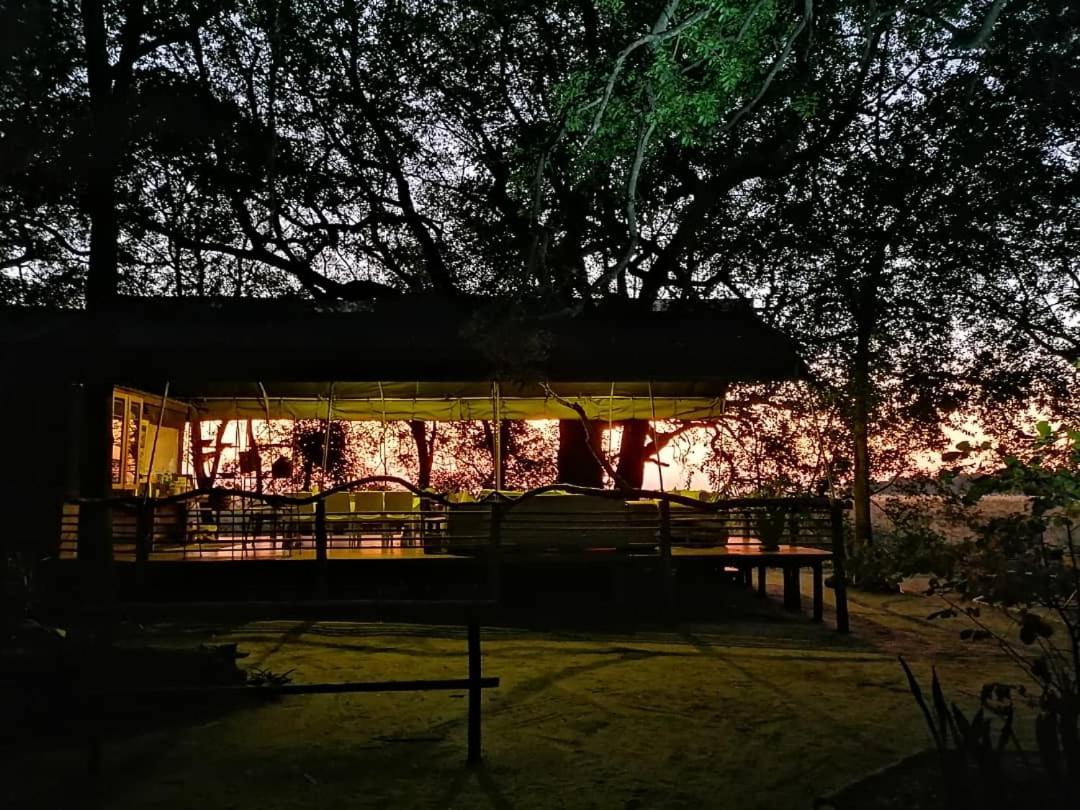 Askiesbos - Samochima Bush Camp Shakawe Екстер'єр фото