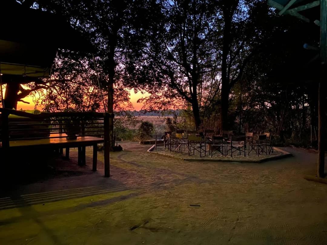 Askiesbos - Samochima Bush Camp Shakawe Екстер'єр фото